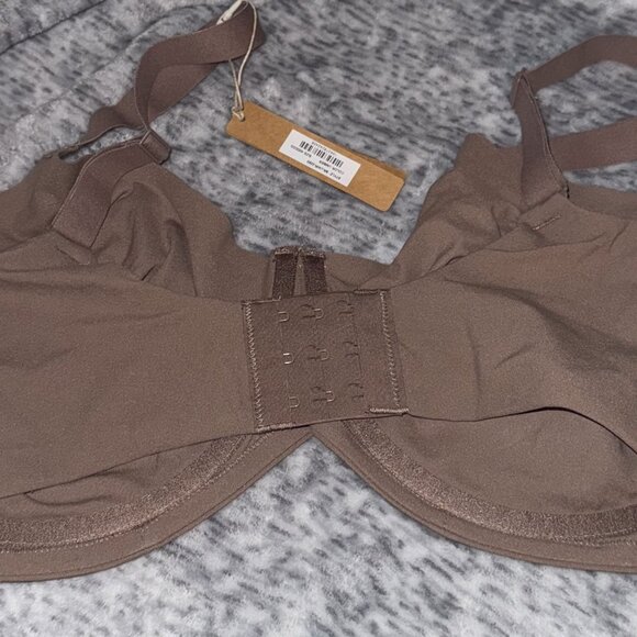 SKIMS Fits Everybody Unlined Demi Bra- Umber - Picture 3 of 3